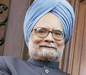 प्रधानमंत्री मनमोहन सिंह का कहना है कि हम प्रत्येक विरोधी को बहुत गंभीरता से लेते हैं