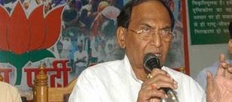 आरक्षण की व्यवस्था खत्म होनी चाहिए : सी पी ठाकुर