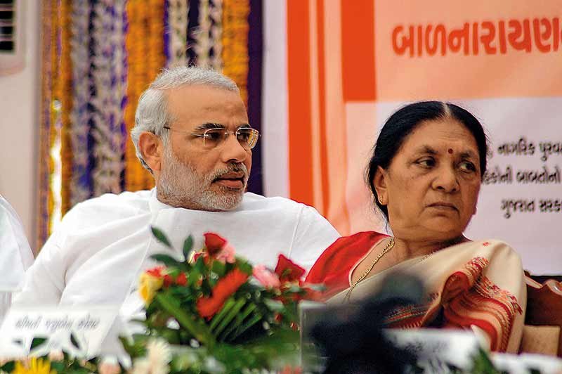 मोदी पीएम तो आनंदीबेन सीएम