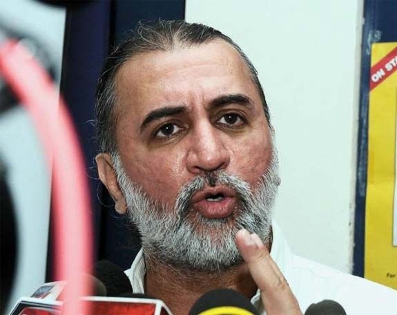 तेजपाल को दे होटल के लिफ्ट के पास की अनएडिटेड सीसीटीवी फुटेज : कोर्ट